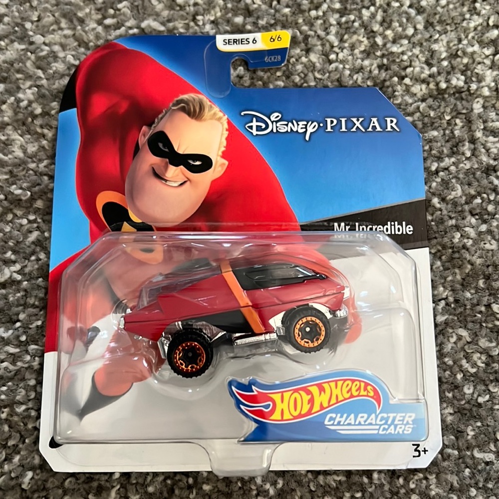 ❗️FINAL❗️ 🆕 HOTWHEELS Disney Character Cars “Mr. Incredible”